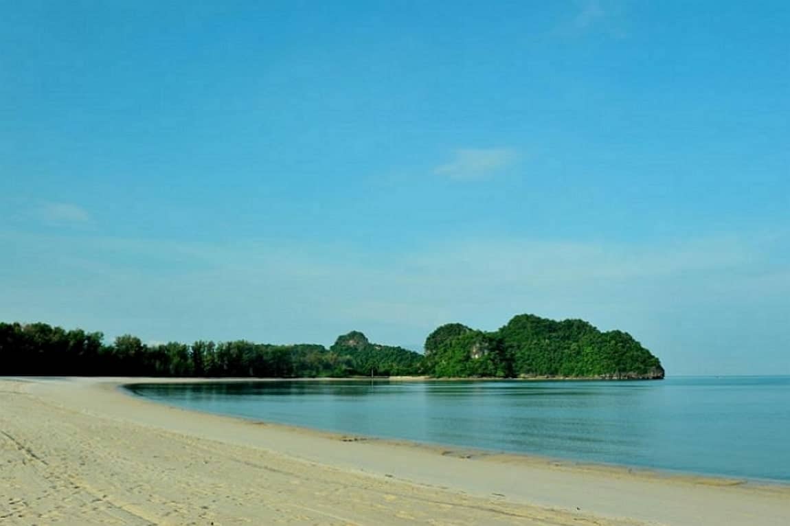 Attractions in Langkawi Tanjung Rhu Beach, Malaysia