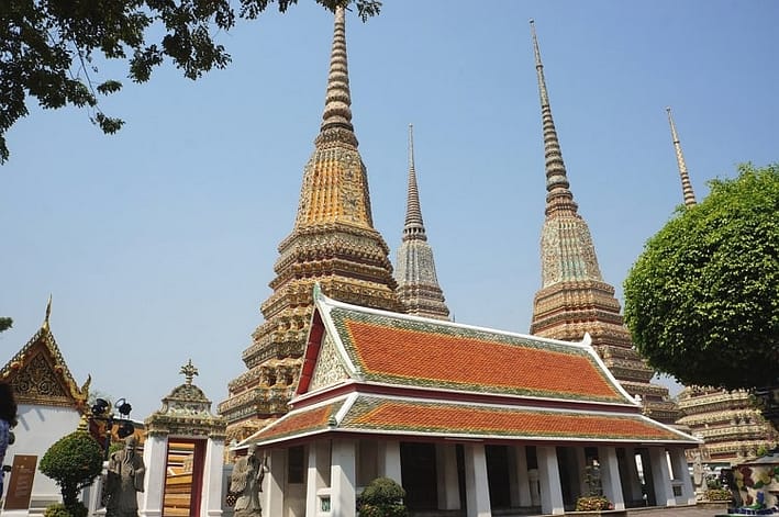 Visit biggest temple in Bangkok name is Wat Pho Palace