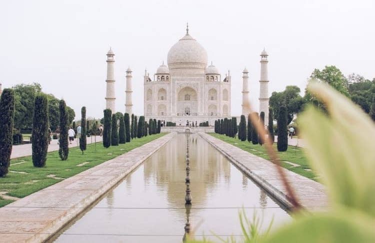 Beautiful White Marble Architect place Taj Mahal Inside