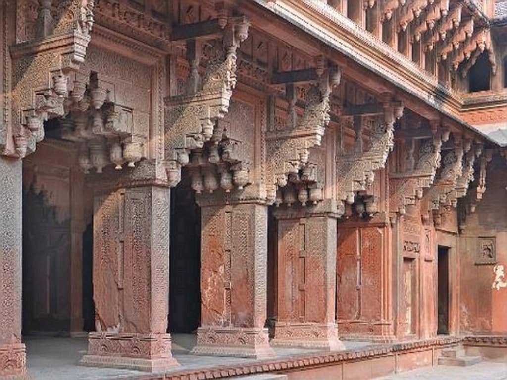 Diwan-i-am at inside Agra Mahal 1