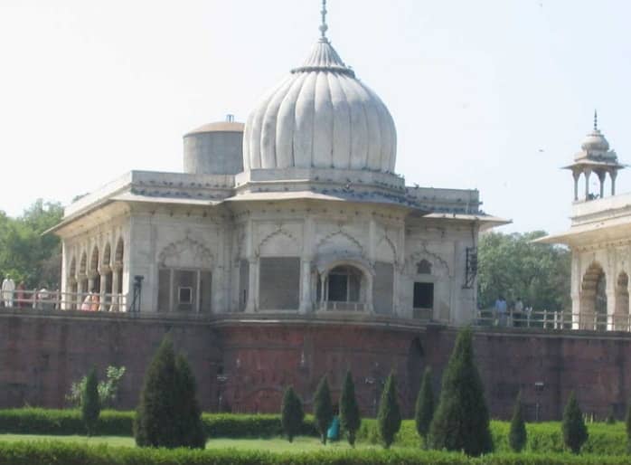Muta humman Burj at Agra Fort